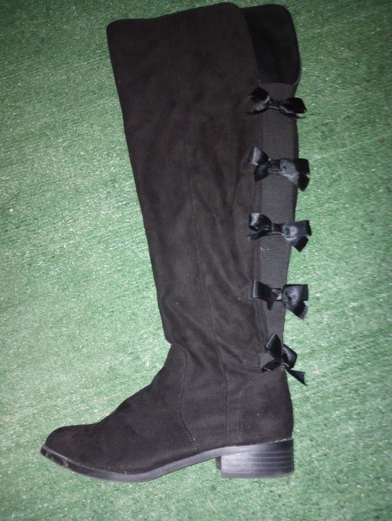 WOMEN'S  Knee High  (  TORRID  ) BOOTS Size 8 W