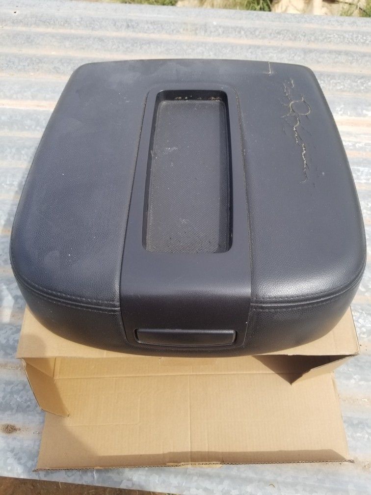 2007 - 2013 Chevy/GMC Silverado/Sierra center console lid $15