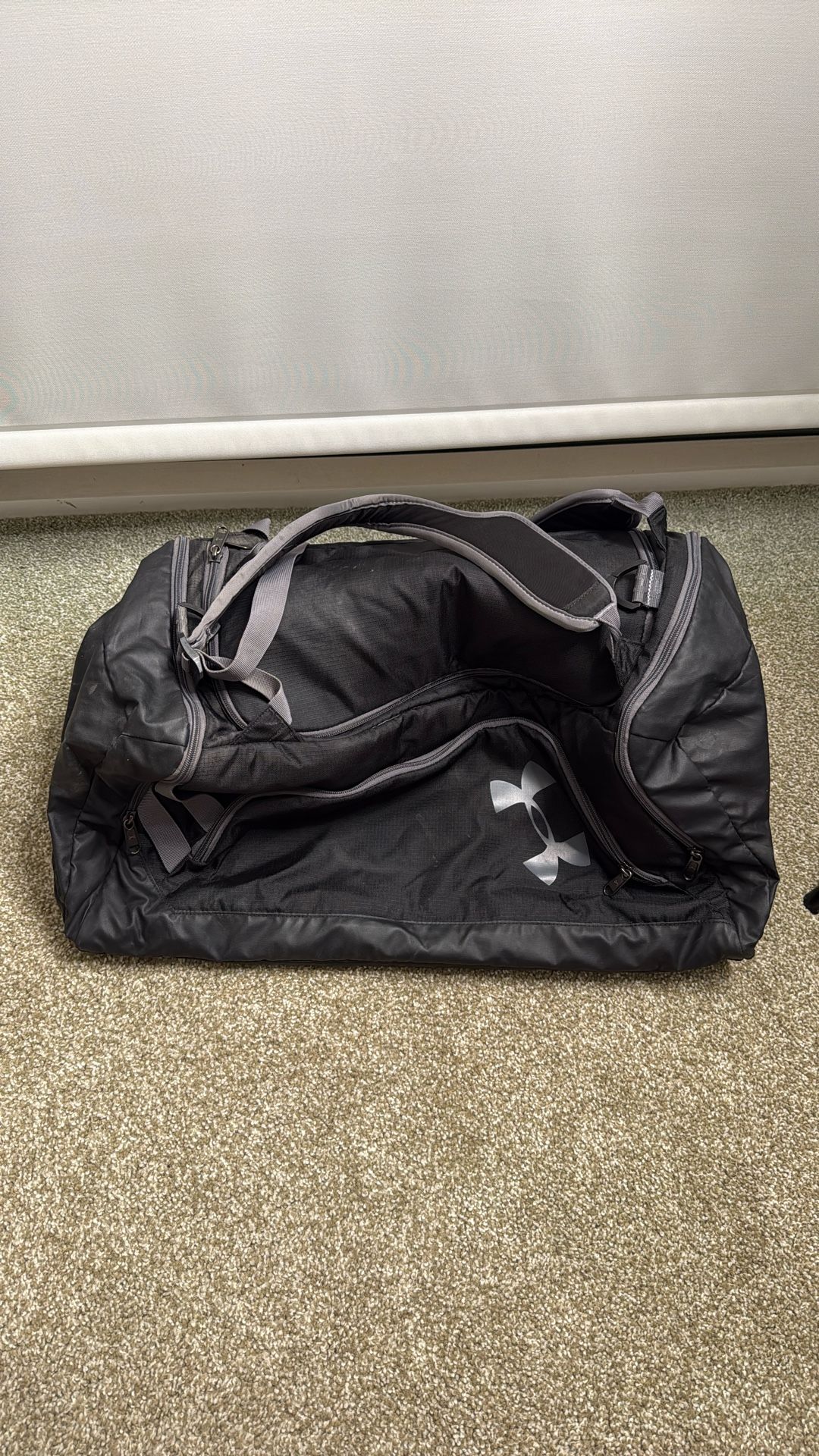 UNDER ARMOR - DUFFLE BAG