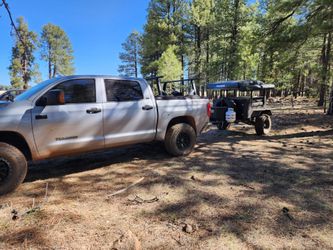 Overland trailer with roof top tent