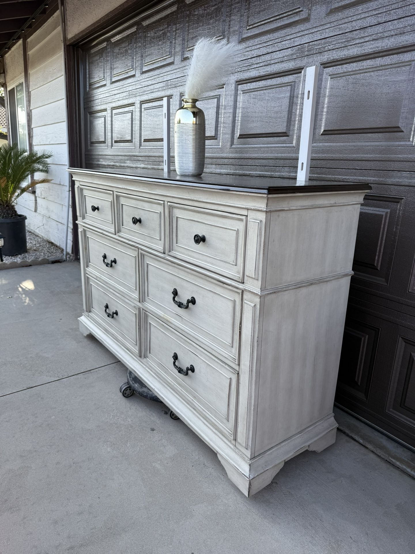 Beautiful King Size Bedroom Set