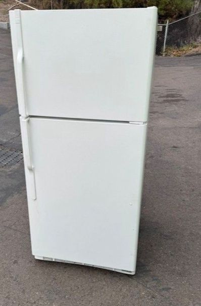 General Electric Refrigerator Fridge With Freezer With Delivery