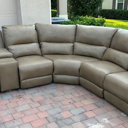 POWER RECLINER SECTIONAL COUCH WITH CUPHOLDERS - ADJUSTABLE HEADREST- DELIVERY AVAILABLE 🚚