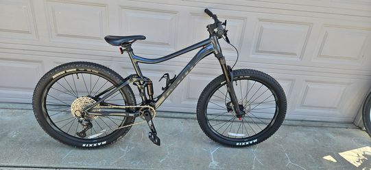 Giant Mountain Bike TAKING OFFERS