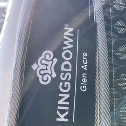 QUEEN SIZE MATTRESS  Used 