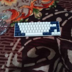 Gaming Keyboard (READ DESCRIPTION)