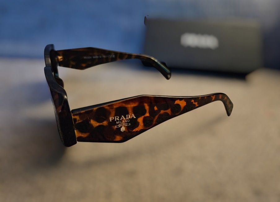 Leapard Print Pradas Shades