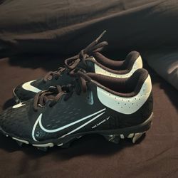 Black/White Nike Softball Cleats