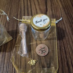 Mini honey jars with dippers