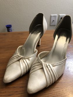 Joy wedding shoes size 8 M good condition.
