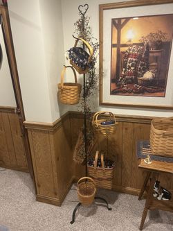 Iron Basket Stand w/heart