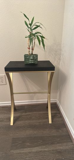 Modern Black & Gold Accent Side Table – Sleek & Stylish