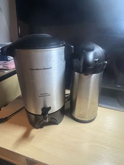 Coffee urn and hot water dispenser