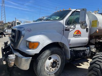 2k Gallon Water Truck 
