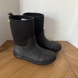 Rain Boots Size 4