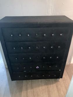 deanna chest (black) dresser