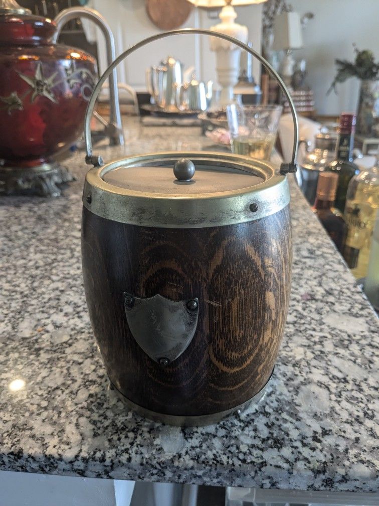 Vintage Oak And Metal Ice Holder 6" Tall 18" Round