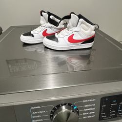 Brand New Nike Kids Mids - Size 2