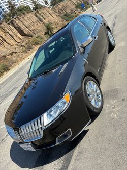 2011 Lincoln MKZ Hybrid — Luxury for Less!