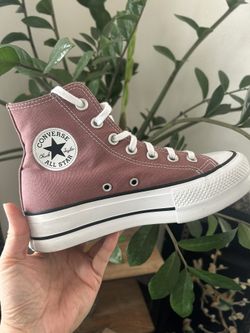 Women’s Chuck Taylor High Top Converse