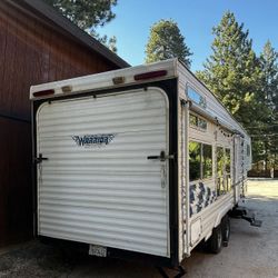 2006 Weekend Warrior Toy Hauler 33’ Clean Title Generator $8000 OBO
