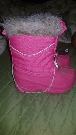 Snow boots