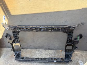 2025 Hyundai Santa Fe radiator core support