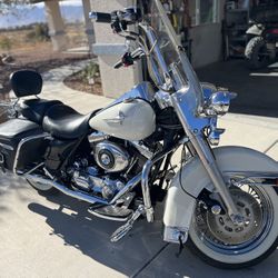 1999 Harley-Davidson Police Motorcycle Road King FLHPI. 