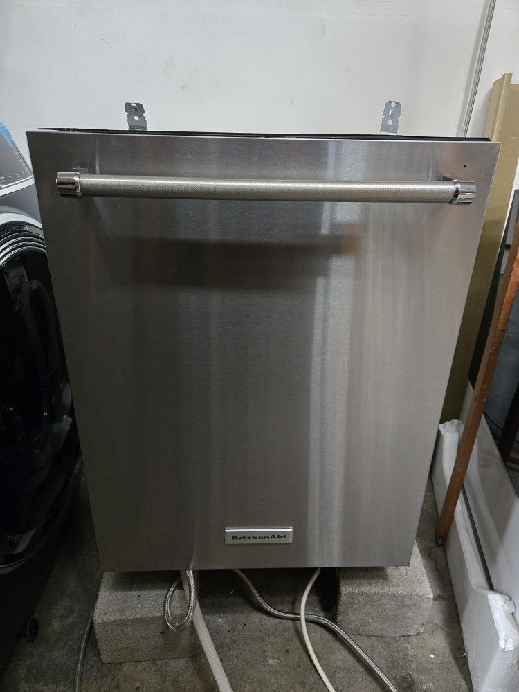 Kitchenaid Dishwasher *stainless