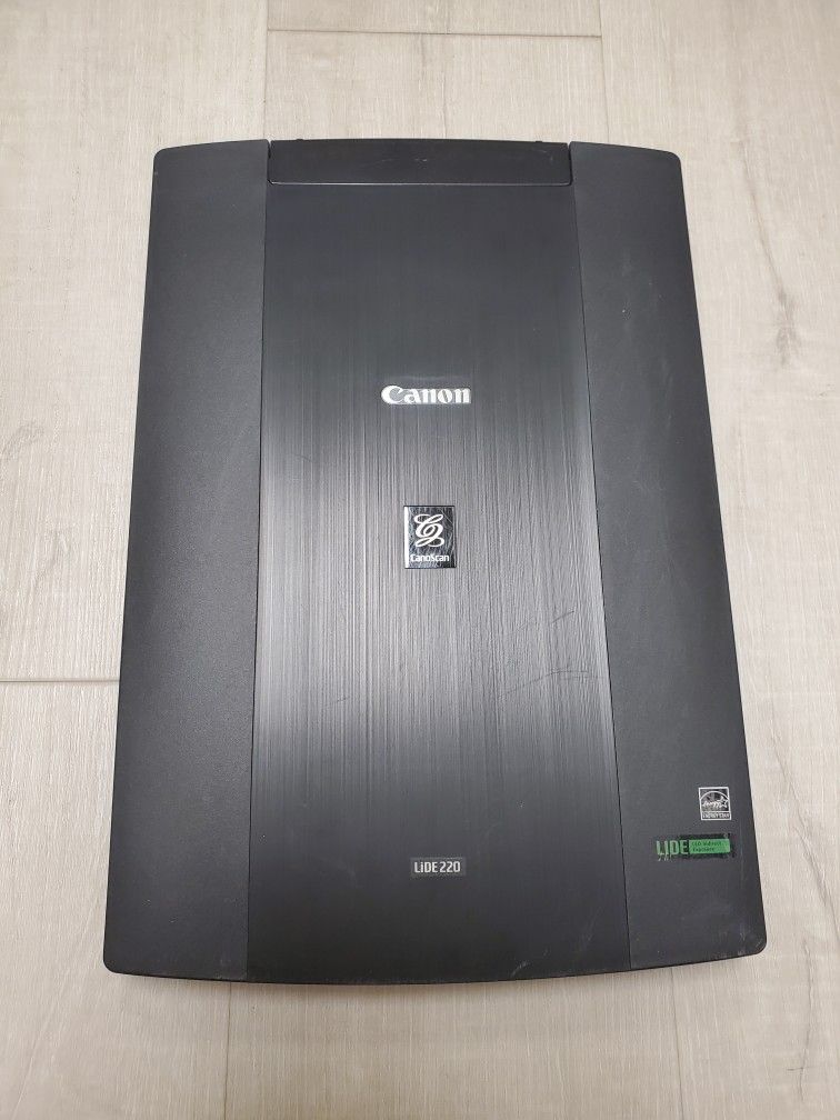 Canon CanoScan Lide 220 USB Color Image Photo Document Scanner Lide220