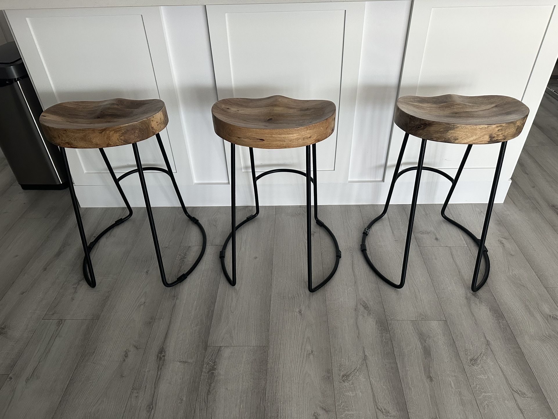 3 Barstools