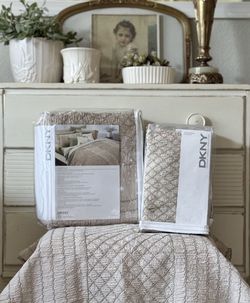 New! Queen Size DKNY Bed Set•5 Piece Set•Pure Folk Collection•