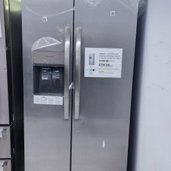 NEW FRIGIDAIRE SIDE BY SIDE REFRIGERATOR WITH ICE AND WATER DISPENSER 1 YEAR WARRANTY /1 AÑO DE GARANTIA POR ESCRITO 