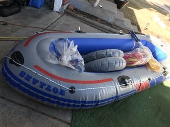 Supercaravelle 6 Person Raft With 3 Ohrs 2 Life Jackets A Hand Pump….The 6 Man Raft Is In Very Good Condition U Can See By The Pictures….