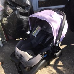 Like New Very Nice Baby Snap And Go Car Seat Carrier With The Base Everything Goes For $50 Firm