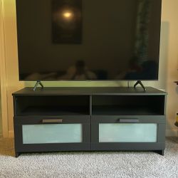 Samsung 55Inch TU7000 with Ikea TV Stand