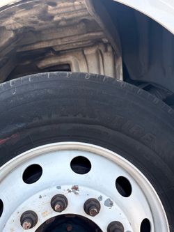 11R22.5 Tires