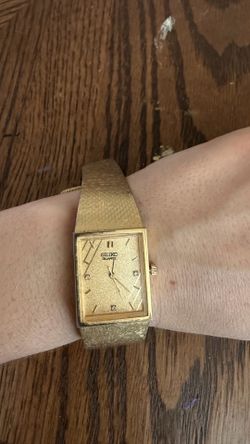 Vintage Seiko Quartz Gold Tone Rectangular Wristwatch – Classic Design