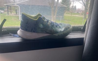 Kyrie Flytraps Aqua