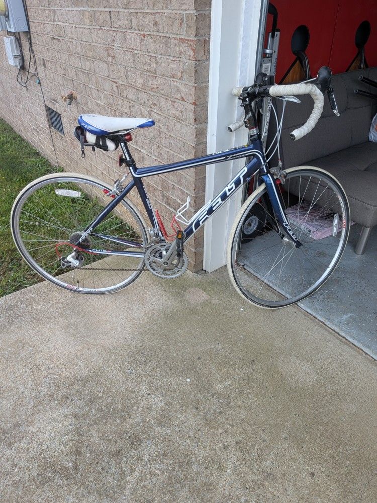 Felt Z100 Road Bike – Lightweight, 24-Speed