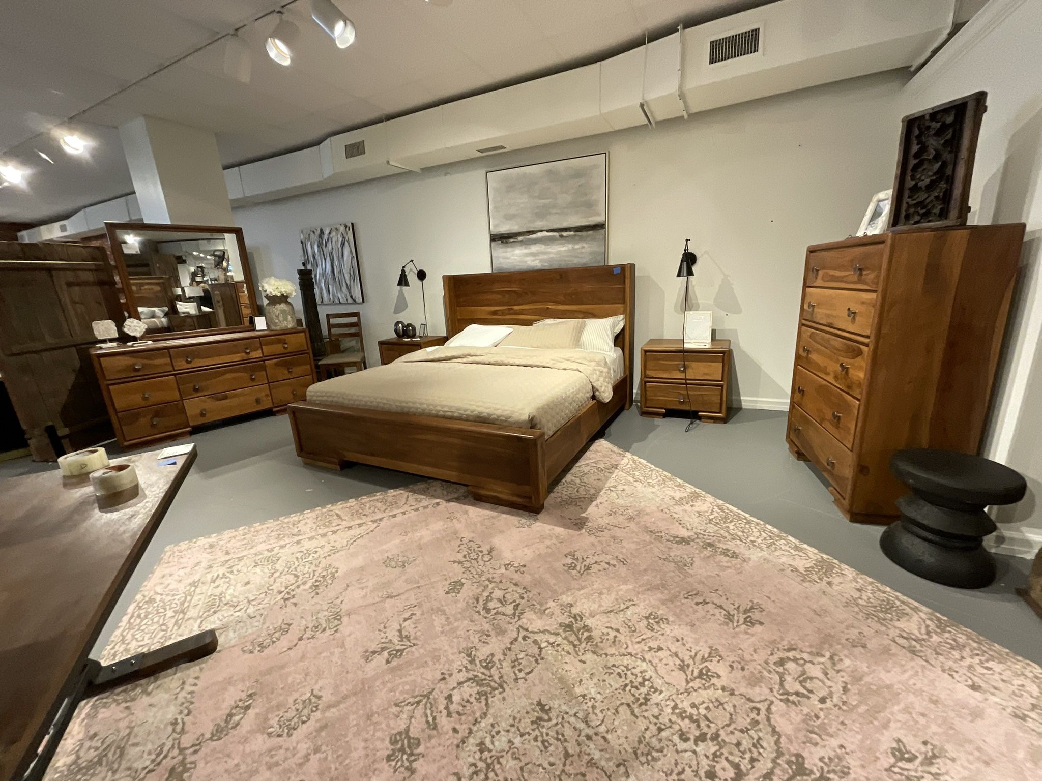 New King size solid wood 6 pc bedroom set