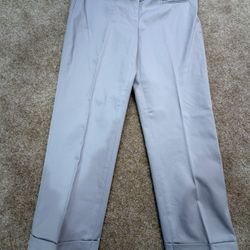Ann Taylor Woman’s Grey Capris 6