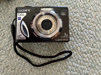 Sony Cyber-shot 7.2MP Compact Digital Camera w/ Lowepro Case