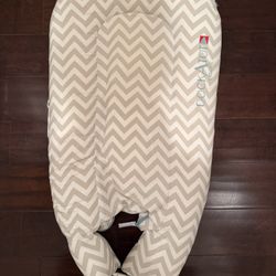 Dock-a-Tot Baby Lounger/bed