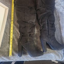 Womens Boots Size 7.5