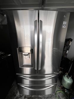 LG 4 DOORS FRIDGE
