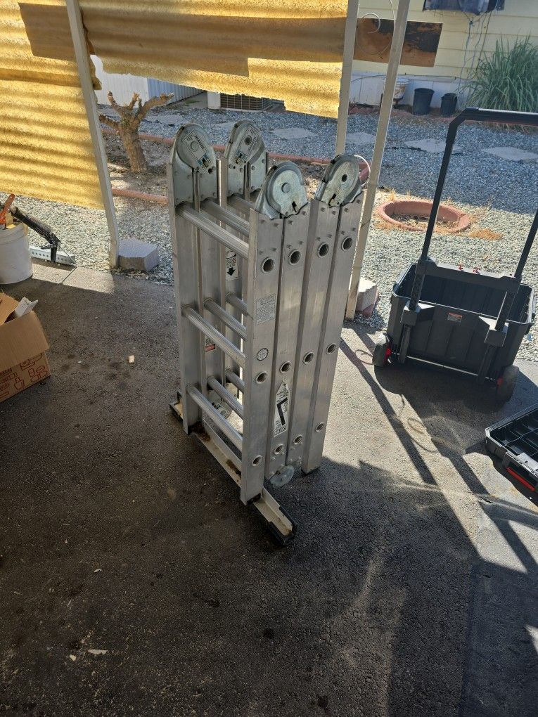 4 Step Telescpic Ladder 14ft