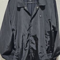 RVCA Windbreaker Jacket Black
RVCA size XXL 
Pre loved
Excellent condition 
Pls see all pictures for details 
Low price 
OBO 
Slr R