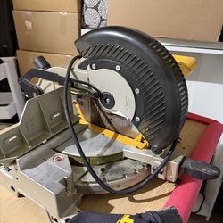 Miter DeWalt saw corded 10”