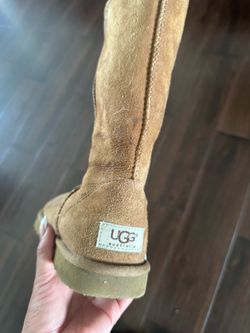 Women uggs size 6